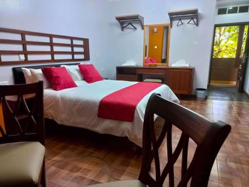 Отель Edgewood Country Place Thika Экстерьер фото