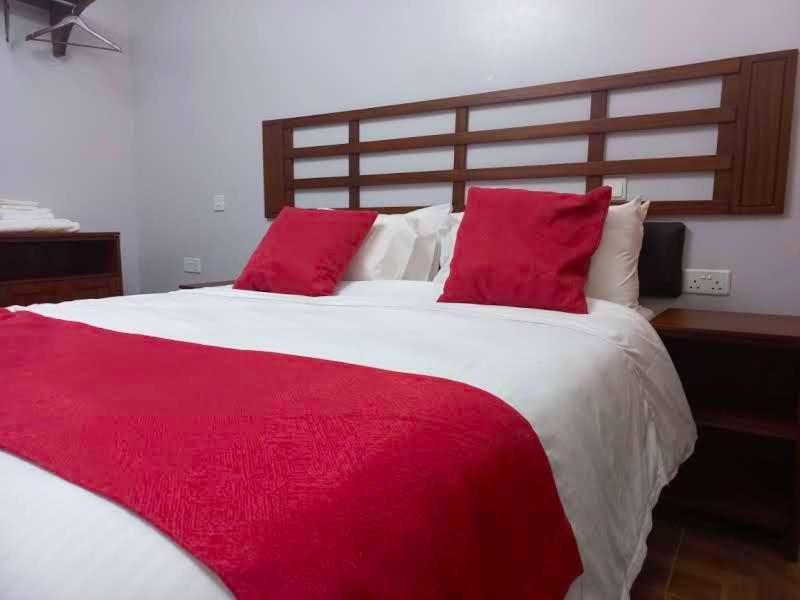 Отель Edgewood Country Place Thika Экстерьер фото
